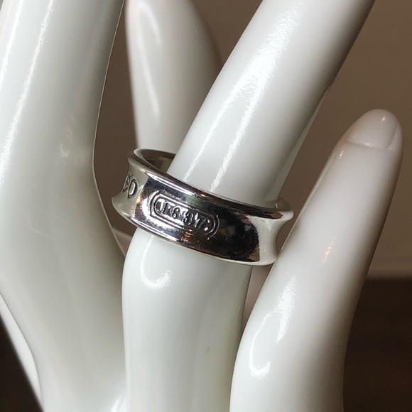 TIFFANY Sterling Silver Fluted Engraved Ring From 1997 Sz 5-1/2 - Picture 8 of 17